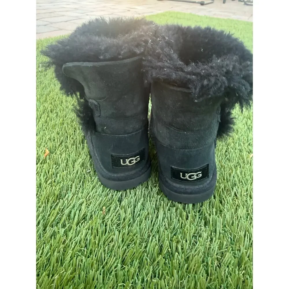 UGG Bailey Bow Boots Kids Sz 8 Chestnut Suede Sheepskin Winter Boots